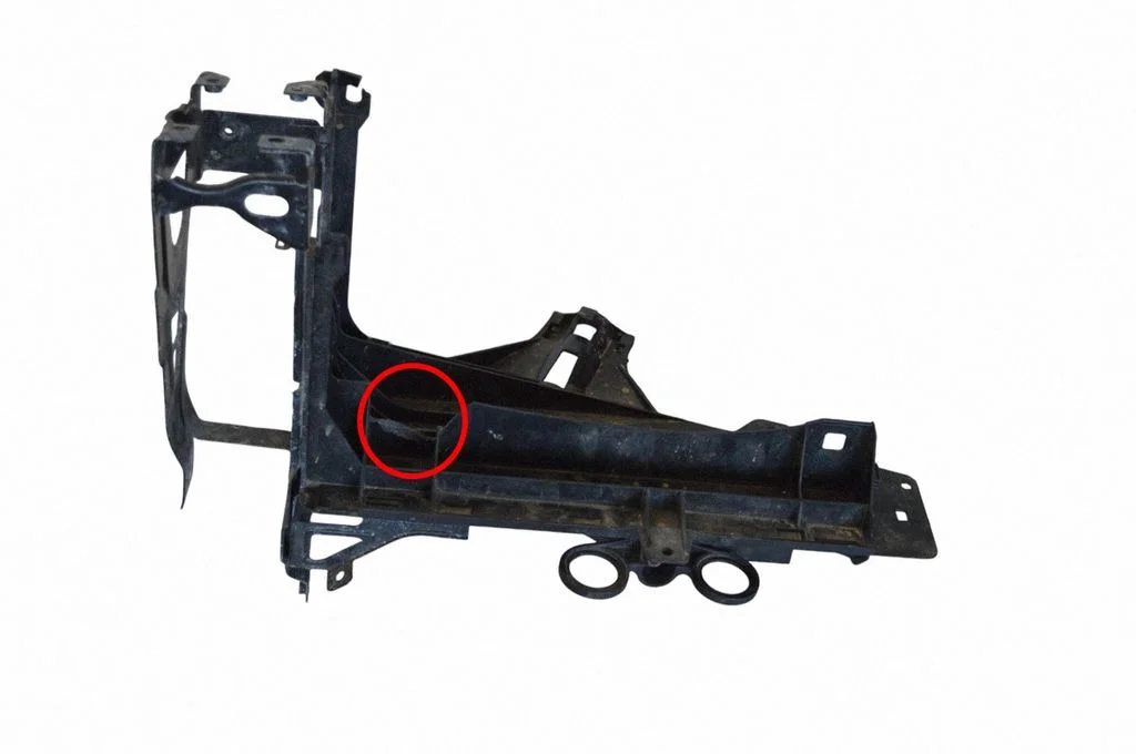 Esitule kinnitusklamber – BMW 7-seeria F01 F02 F03 F04 (2008-2016)
