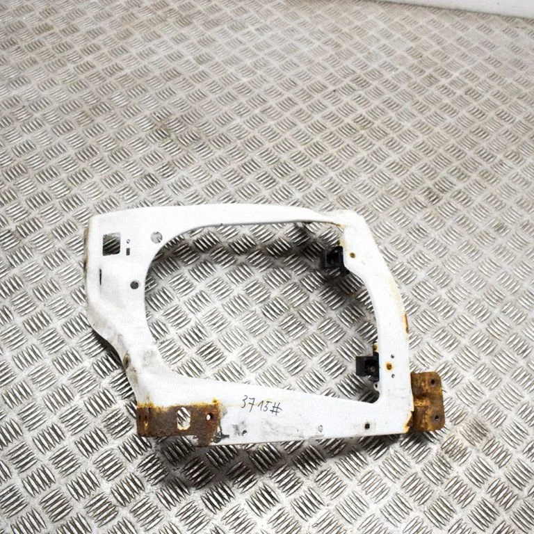 Headlight/headlamp mounting bracket 7C1113K020AC