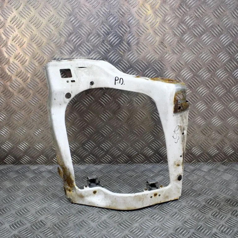 Headlight/headlamp mounting bracket – right