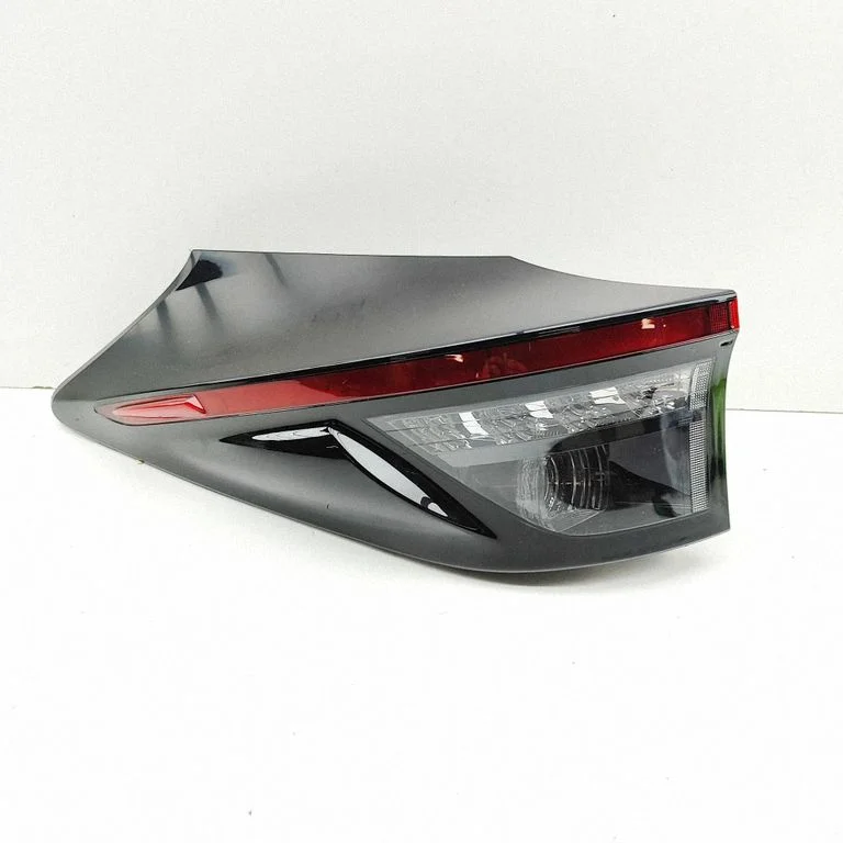 Lampa tylna w błotniku – Toyota Yaris Cross (2020-)