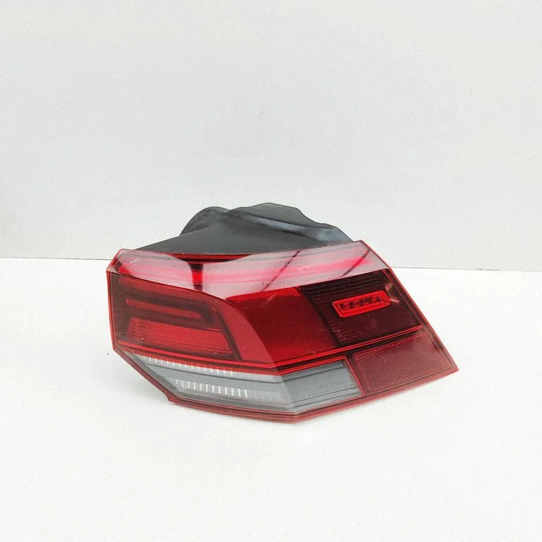 Rear/tail lights 81970201