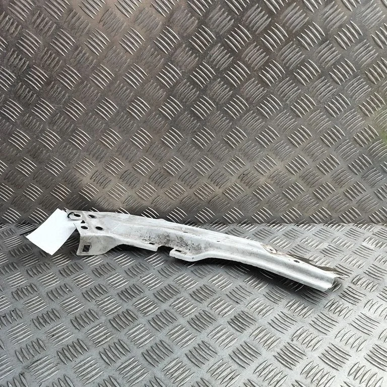 Headlight/headlamp mounting bracket 7213TK
