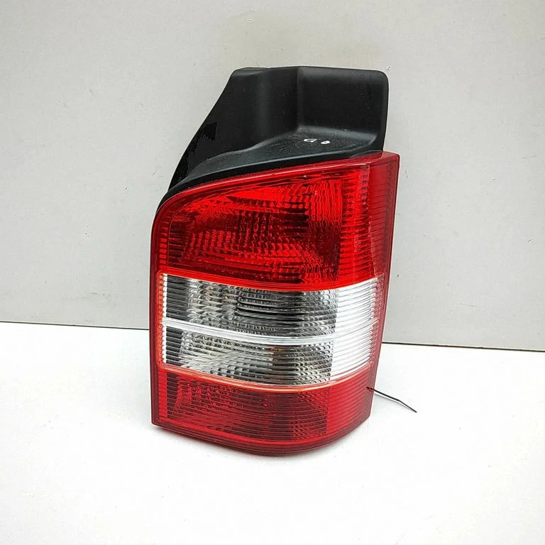 Rear/tail lights 7H5945258A