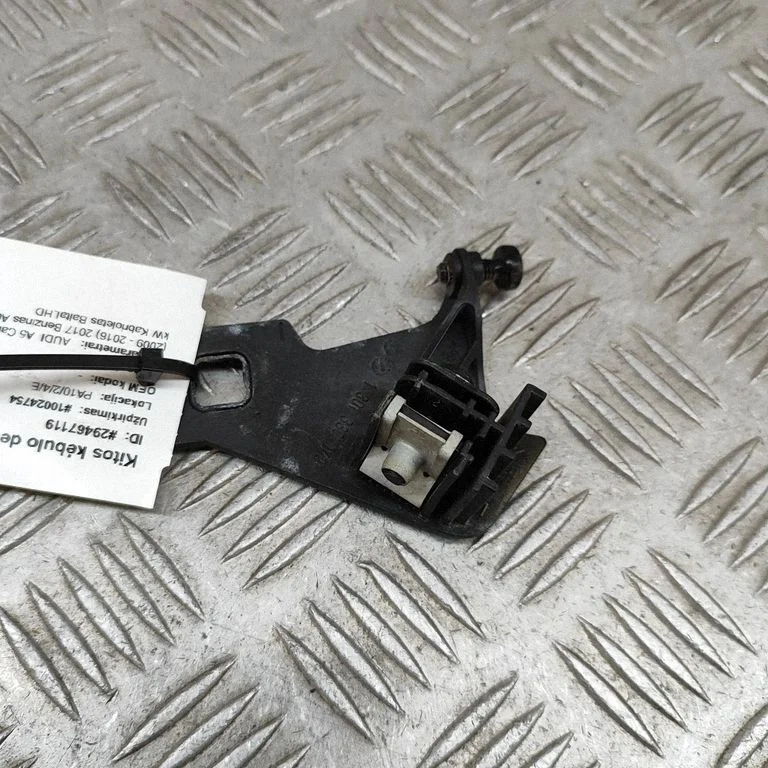 Priekšējā luktura stiprinājums 8T0998122B