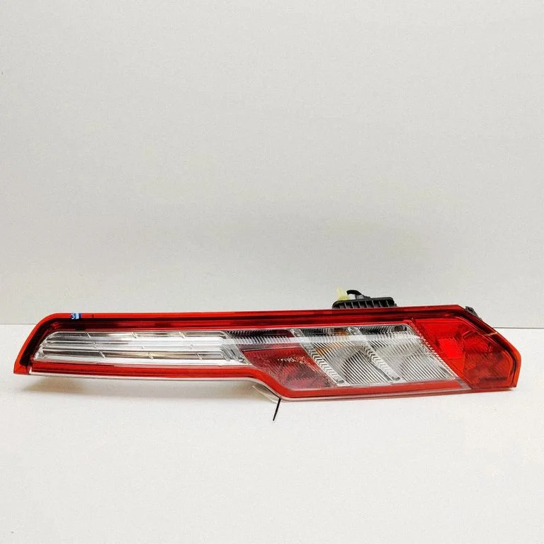 Lampa tylna w błotniku BK2113404AJ