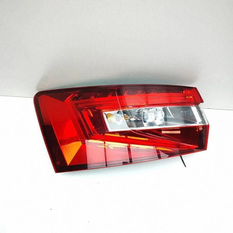 Rear/tail lights 3V9945207A