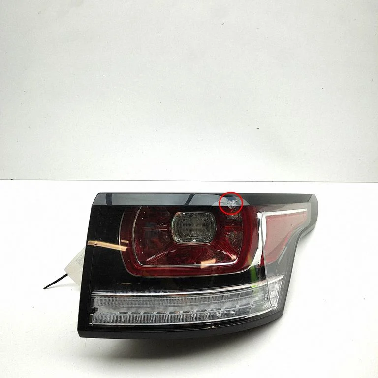 Lampa tylna w błotniku DK6213404BA