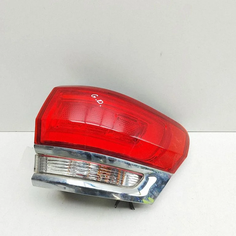 Rear/tail lights 68110000AE