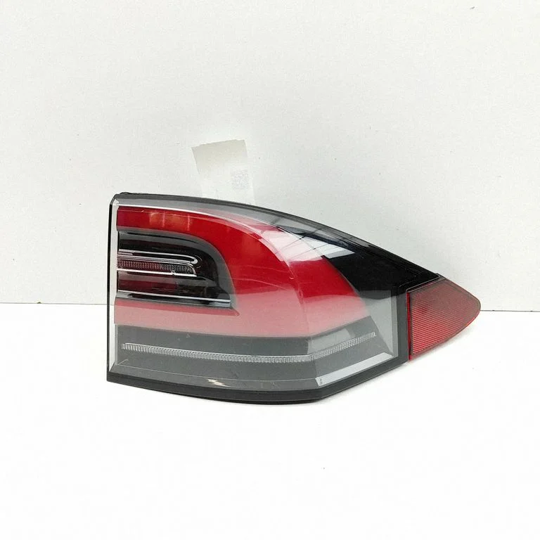 Rear/tail lights – Tesla Model S (2012-)