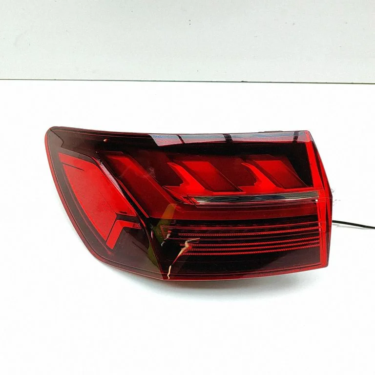 Rear/tail lights 8W9945091AA
