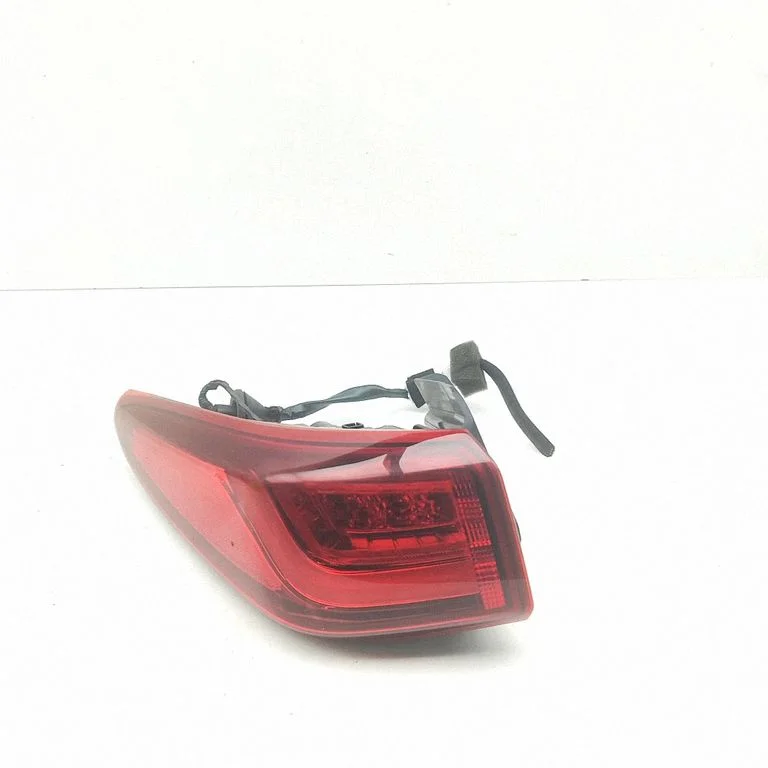 Rear/tail lights 92401J9100