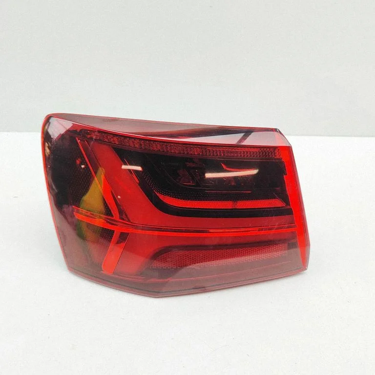 Rear/tail lights 90053957