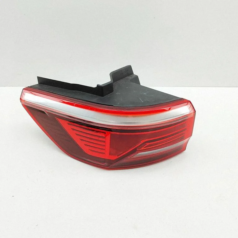 Rear/tail lights F03807000D