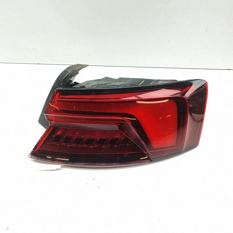 Rear/tail lights 8W6945092J