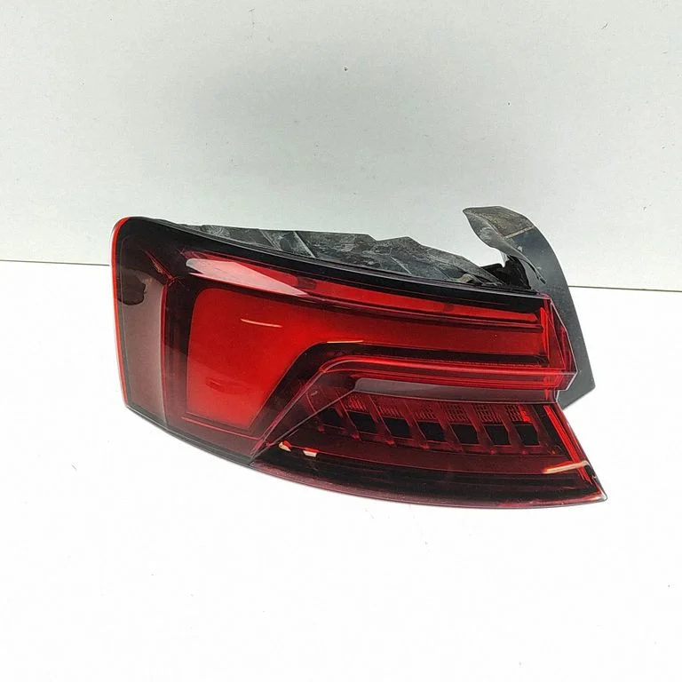 Rear/tail lights 8W6945091J