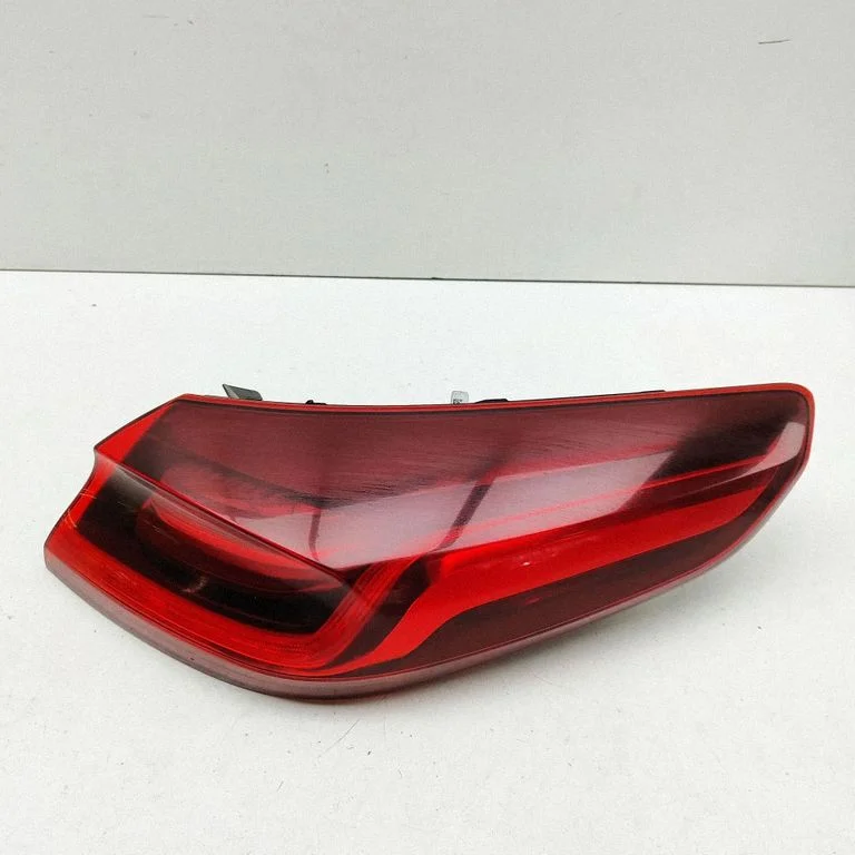 Tagatuli keres 92402J7300 – KIA Xceed (2019-)