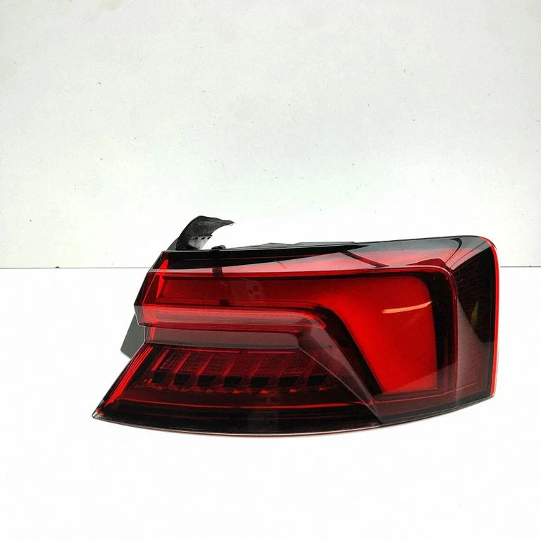 Rear/tail lights 8W6945092J