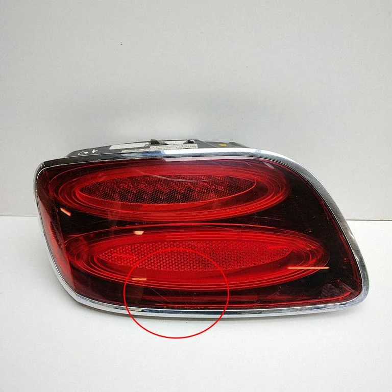 Lampa tylna w błotniku 3W3945095T