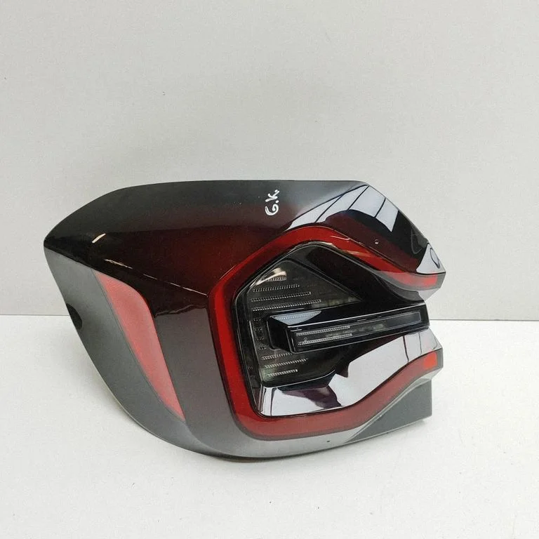 Lampa tylna w błotniku 9850133