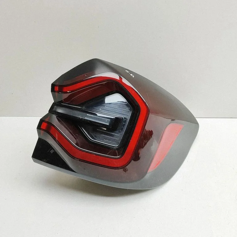 Lampa tylna w błotniku 9850134