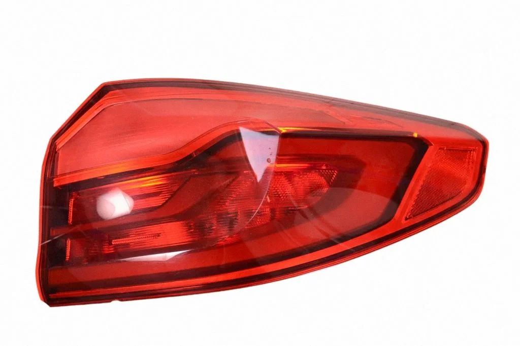 Aizmugurējais lukturis virsbūvē – BMW 5. sērija G30 G31 G38 (2016-)