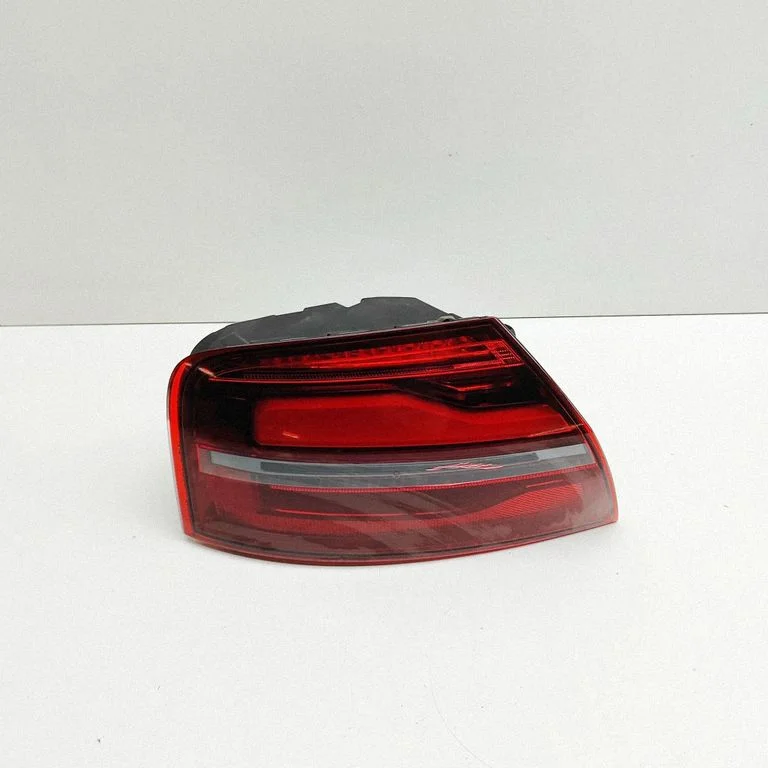 Rear/tail lights 4H0945095N