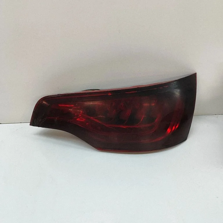 Tagatuli keres 4L0945094F