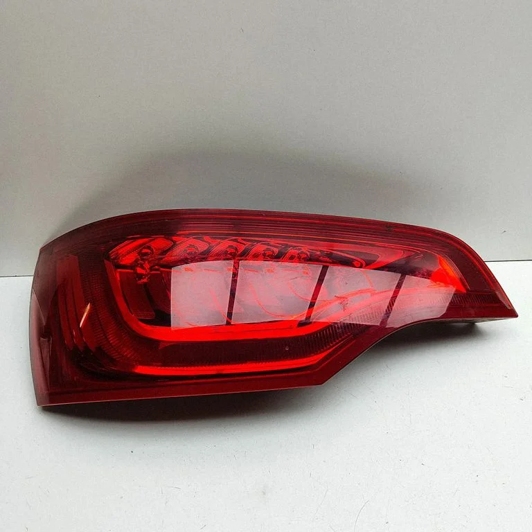 Tagatuli keres 4L0945093F