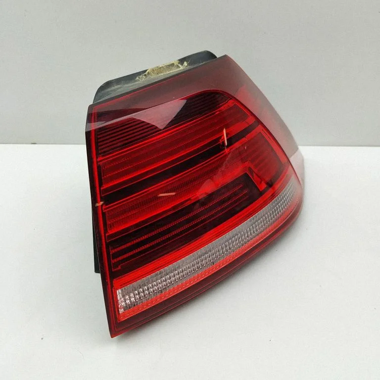 Tagatuli keres 5G0945096Q