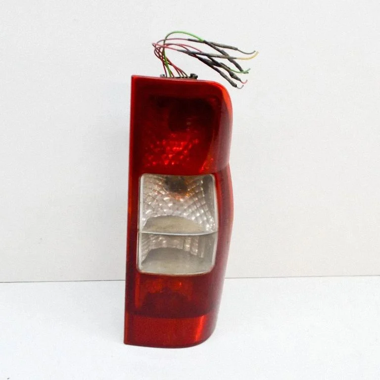 Lampa tylna w błotniku 174311971N