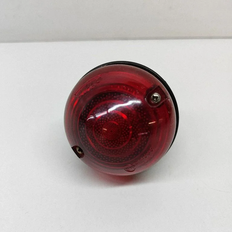 Lampa tylna w błotniku – Land Rover Defender (1987-2006)
