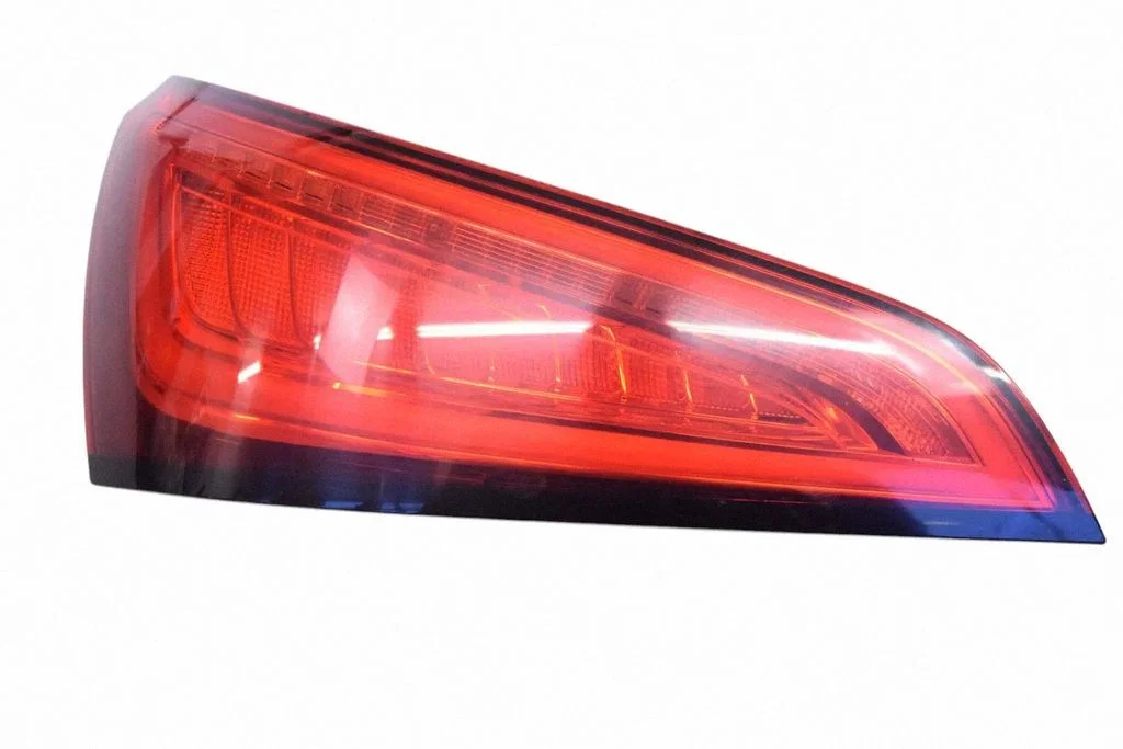 Lampa tylna w błotniku – Audi Q5 SQ5 8R (2008-2017)