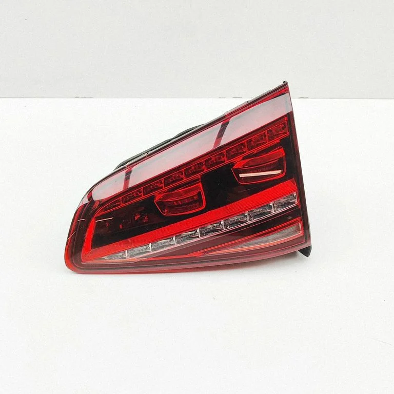 Lampa tylna w klapie 5G0945308G
