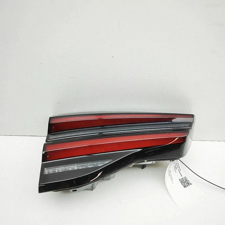 Tailgate rear/tail lights 9850139