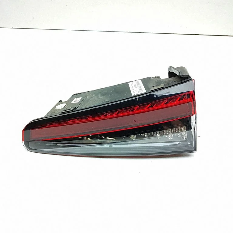 Lampa tylna w klapie 3P0945094A