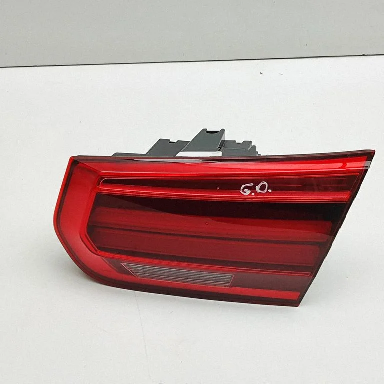 Tailgate rear/tail lights 8736912
