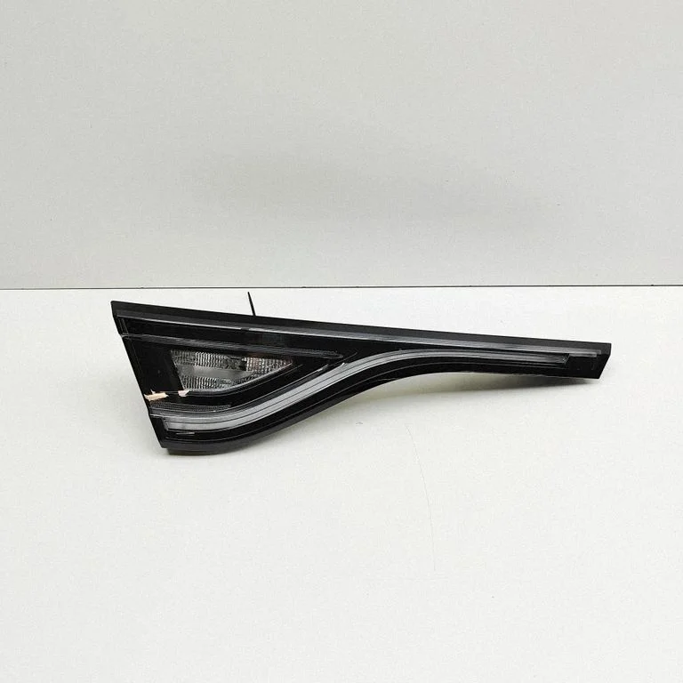 Lampa tylna w klapie 265553834R