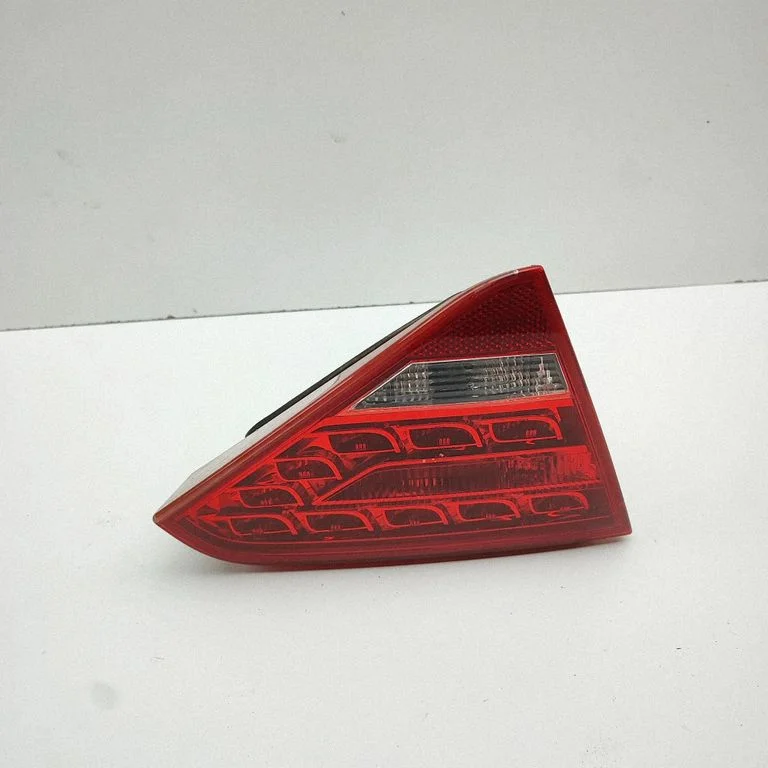 Tailgate rear/tail lights 8T0945093A