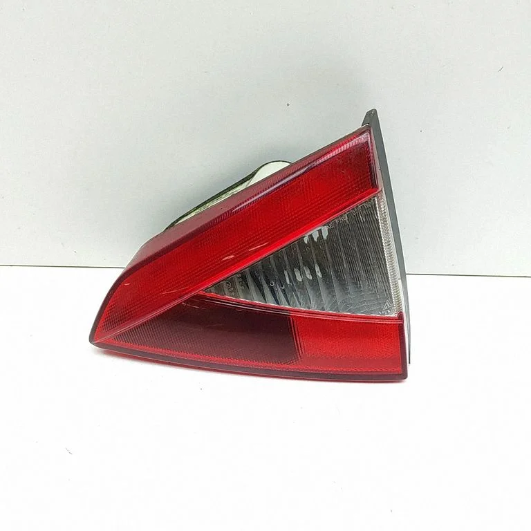 Lampa tylna w klapie 231568
