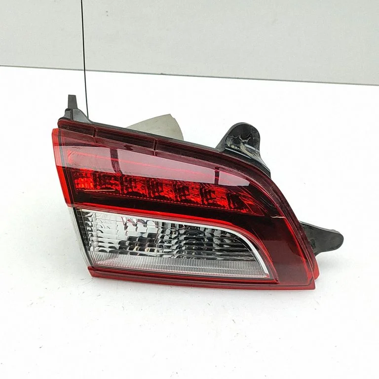 Tailgate rear/tail lights 84912AL080
