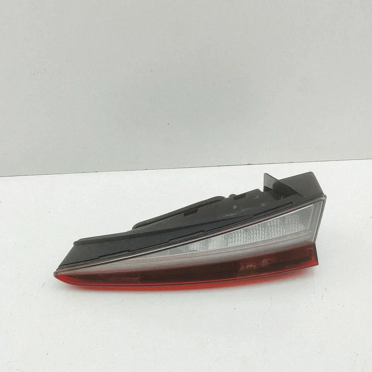 Tailgate rear/tail lights 5LJ945307A