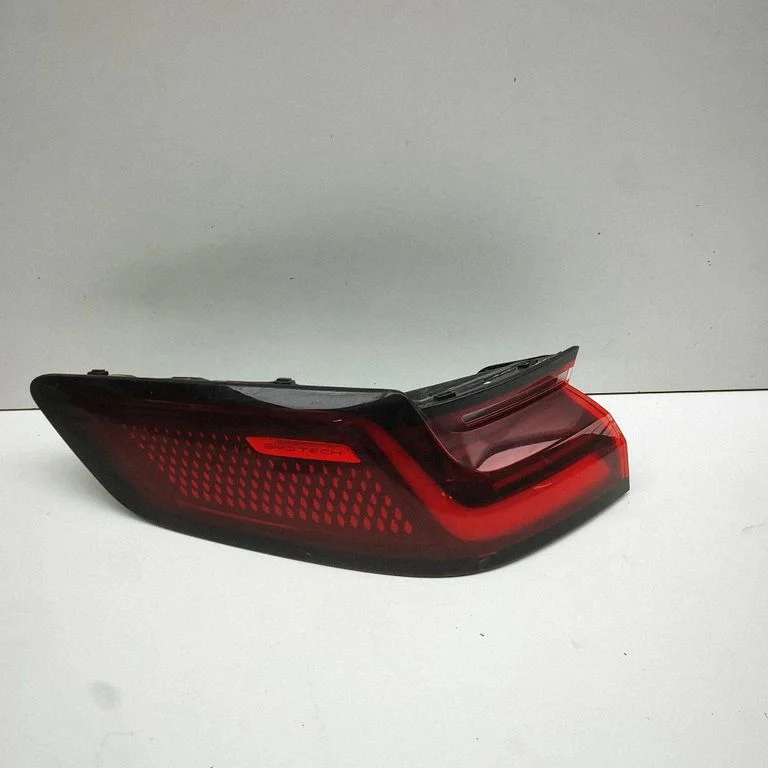 Tailgate rear/tail lights SA3HKU4133010