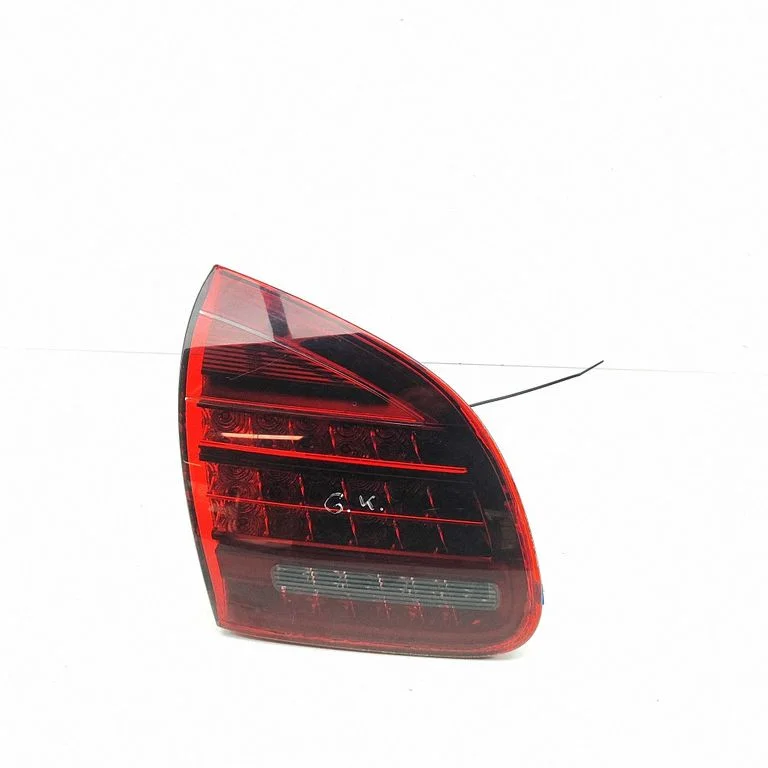 Lampa tylna w klapie 7P5945093R