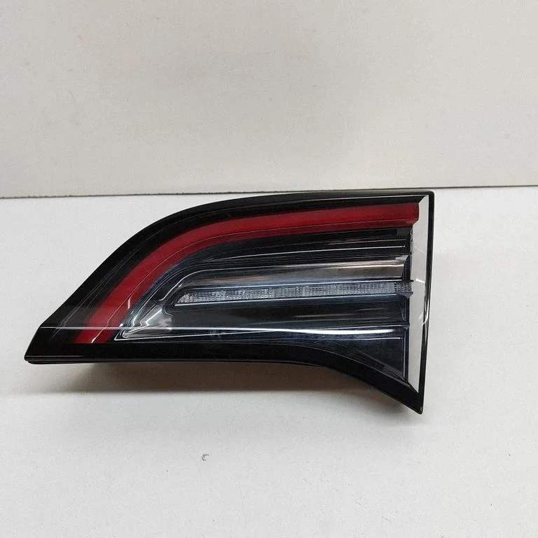 Tagatuli luugil – Tesla Model Y (2020-)