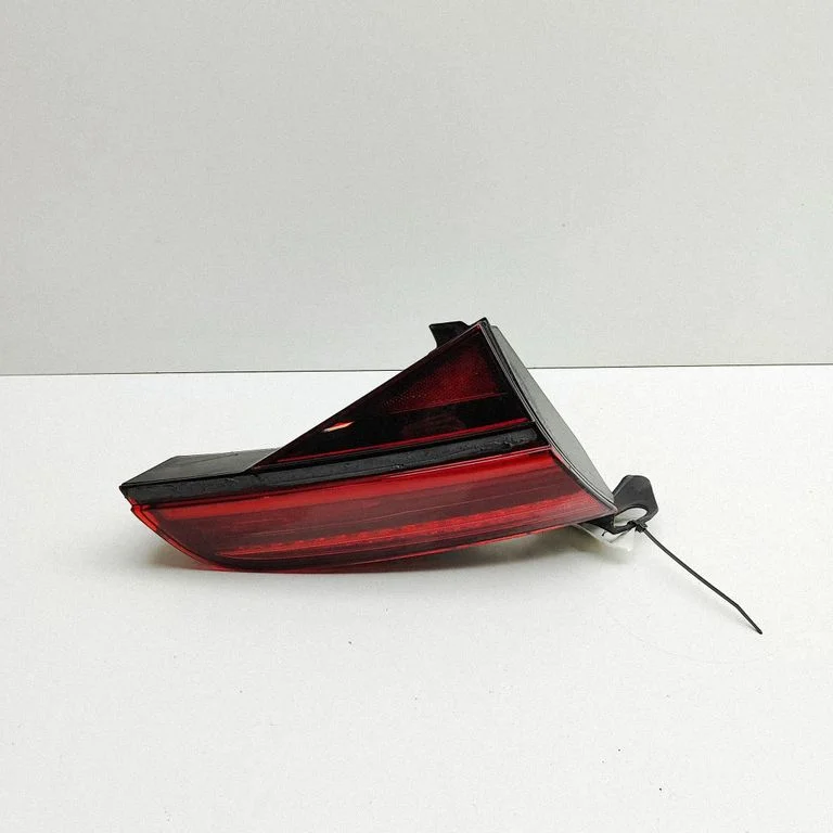 Tailgate rear/tail lights 4H0945093N
