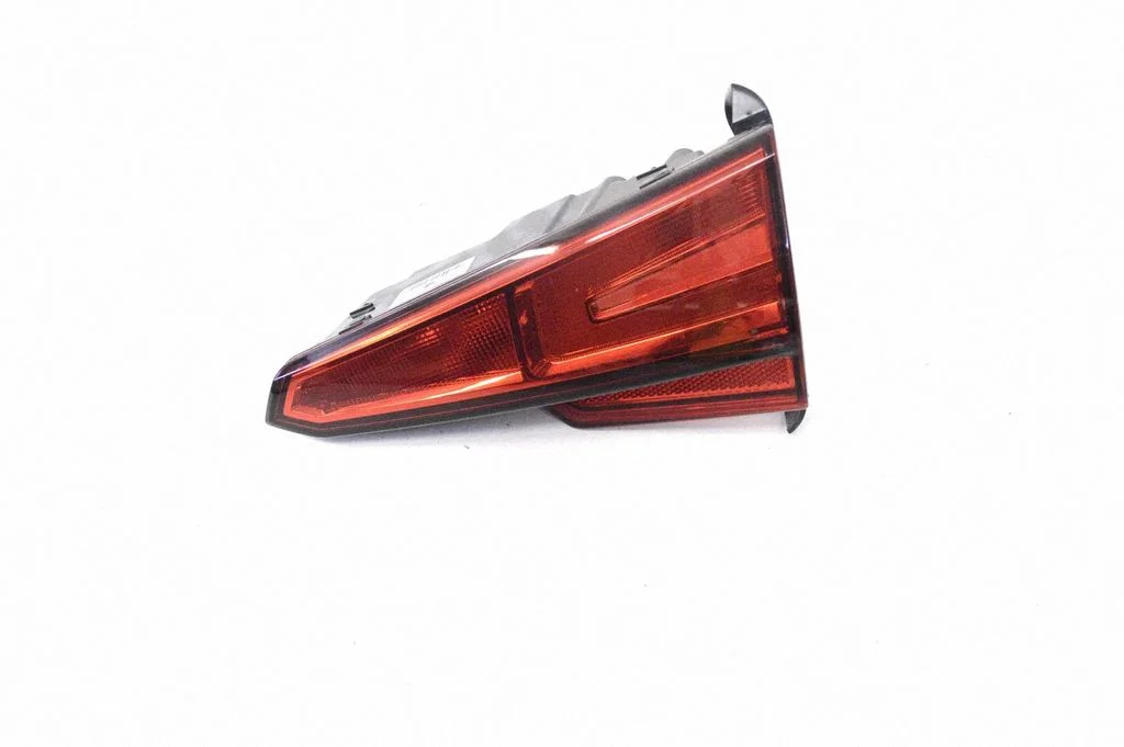 Tailgate rear/tail lights 8W5945076A