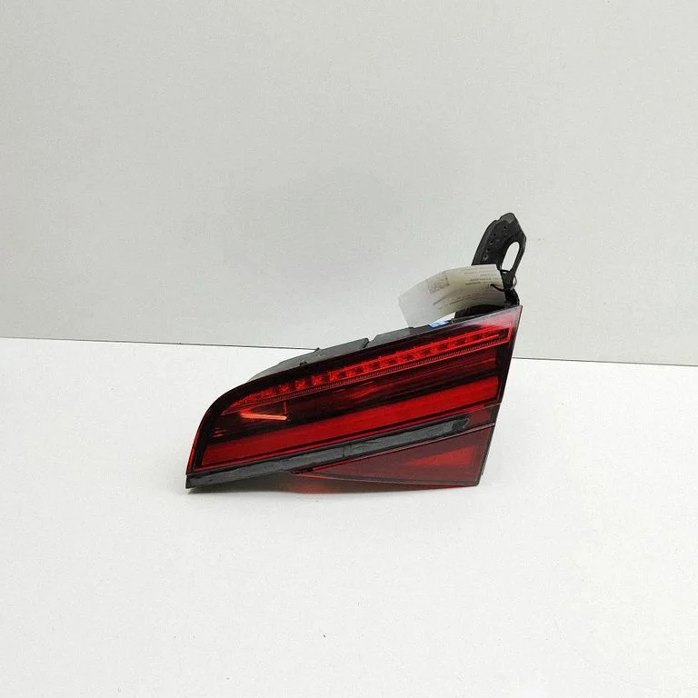 Tailgate rear/tail lights 4H0945094N