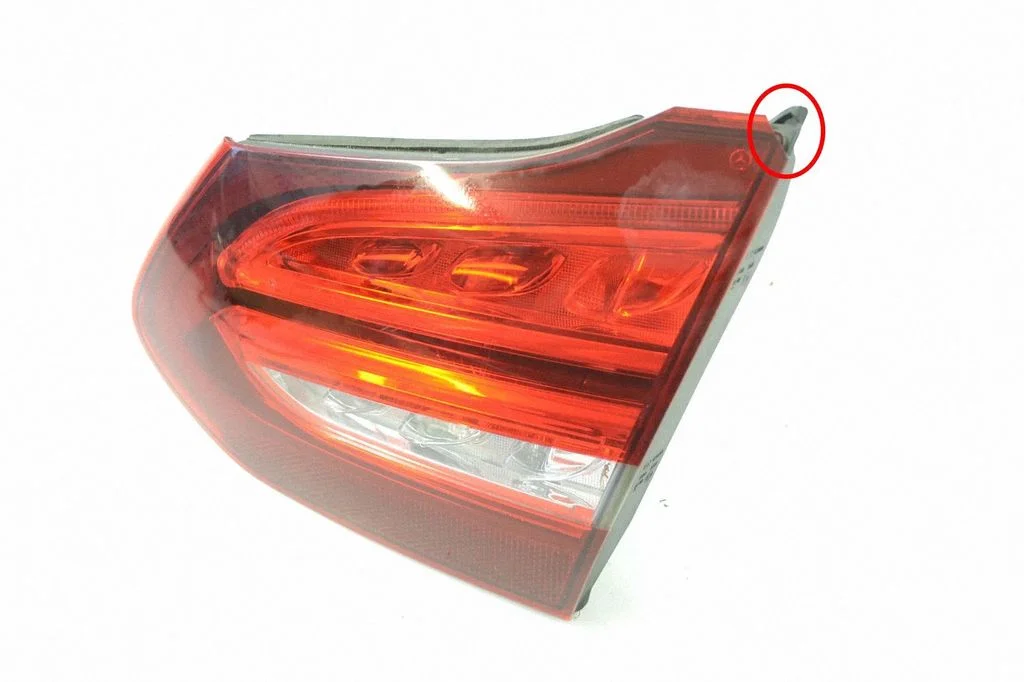 Lampa tylna w klapie A2059061603