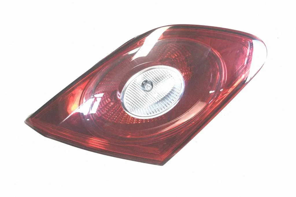 Lampa tylna w klapie – Volkswagen Passat CC (2008-2016)