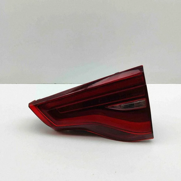 Tailgate rear/tail lights 7408744